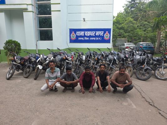 पुलिस का ऑपरेशन क्लीन हंट बना वाहन चोरों के लिए काल, अंतरजिला गिरोह का भंडाफोड़, 21 चोरी की बाइक बरामद, 5 शातिर गिरफ्तार