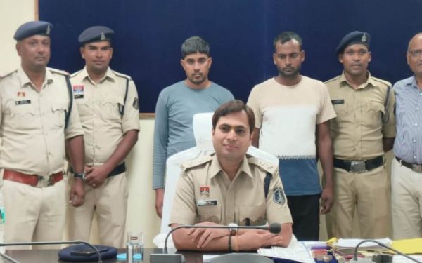 CG News : BSF में नौकरी का फर्जी दस्तावेज़ बनाने वाले अंतरराज्यीय गिरोह का भंडाफोड़..UP के 2 युवक गिरफ्तार..पढ़ें पूरी समाचार