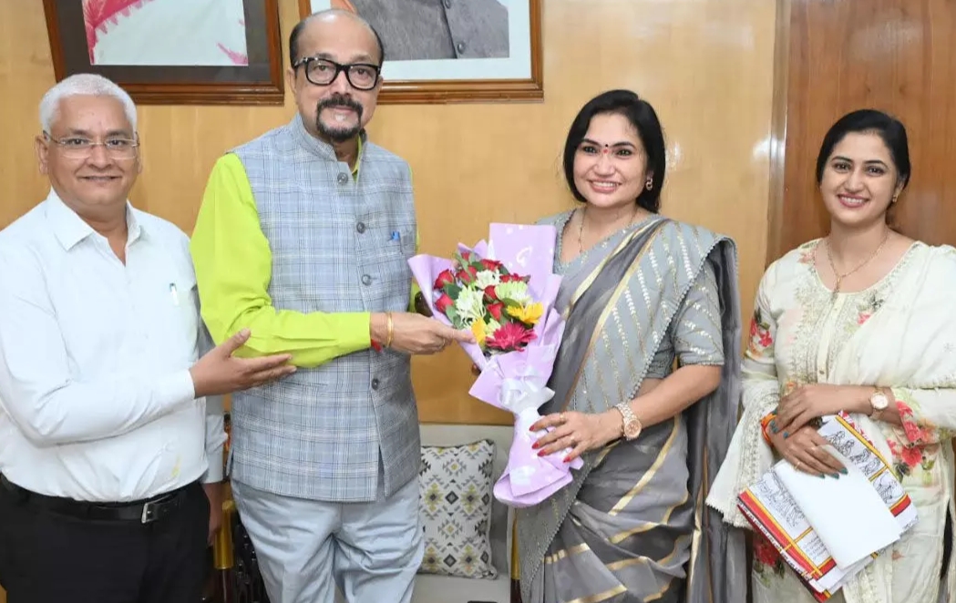 CG Breaking :  राज्यपाल डेका से छत्तीसगढ़ राज्य केश शिल्प कल्याण बोर्ड की अध्यक्ष ने की भेंट..पढ़ें पूरी खबर