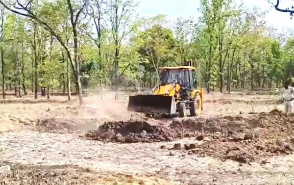 CG News : चला बुलडोजर..वन विभाग की जमीन पर 50 लोगों ने किया था अतिक्रमण.. पढ़ें पूरी खबर