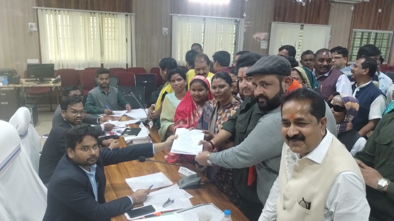 जिला मुख्यालय में भारतीय जनता पार्टी ने डीडीसी प्रत्याशियों के साथ निकाली नामांकन रैली,शक्ति प्रदर्शन में हजारों की संख्या में भाजपा कार्यकर्ता हुए शामिल