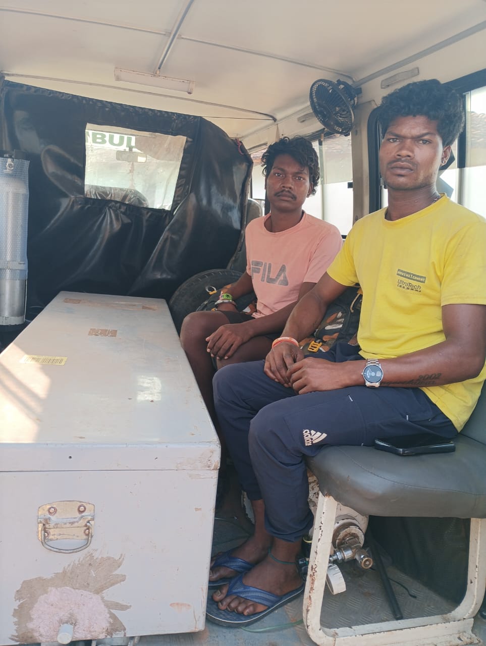 समुद्र में डूब जाने से संदीप की मौत होने से परिजनों ने सीएम कैंप कार्यालय से लगाई गुहार,तत्काल मुख्यमंत्री की पहल से कर्नाटक से गृह ग्राम पहुंचा शव