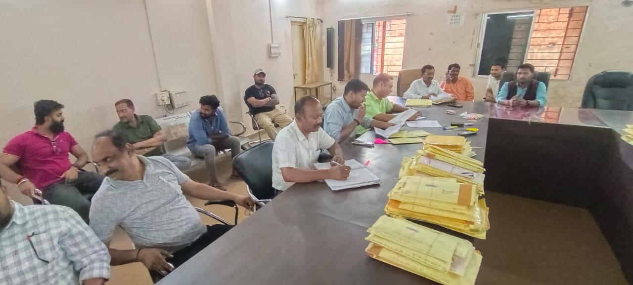 नगर पालिका में सरकार बनते ही पहली बैठक में विभिन्न कार्यों का खोला निविदा,नगर सरकार की प्राथमिकता शहर के विकास की गति को बढ़ाना : अध्यक्ष अरविंद भगत