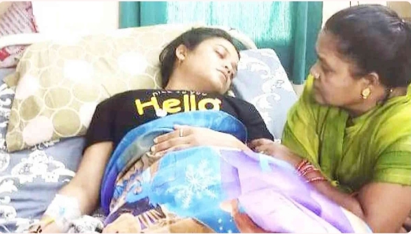 Chhattisgarh Breaking : बीएड डिग्री धारी बर्खास्त शिक्षकों की समस्या कम होने का नाम नहीं...धरना स्थल पर बैठी एक शिक्षिका को बिच्छू ने मारा डंक...स्थिति गंभीर...पढ़े पूरी खबर