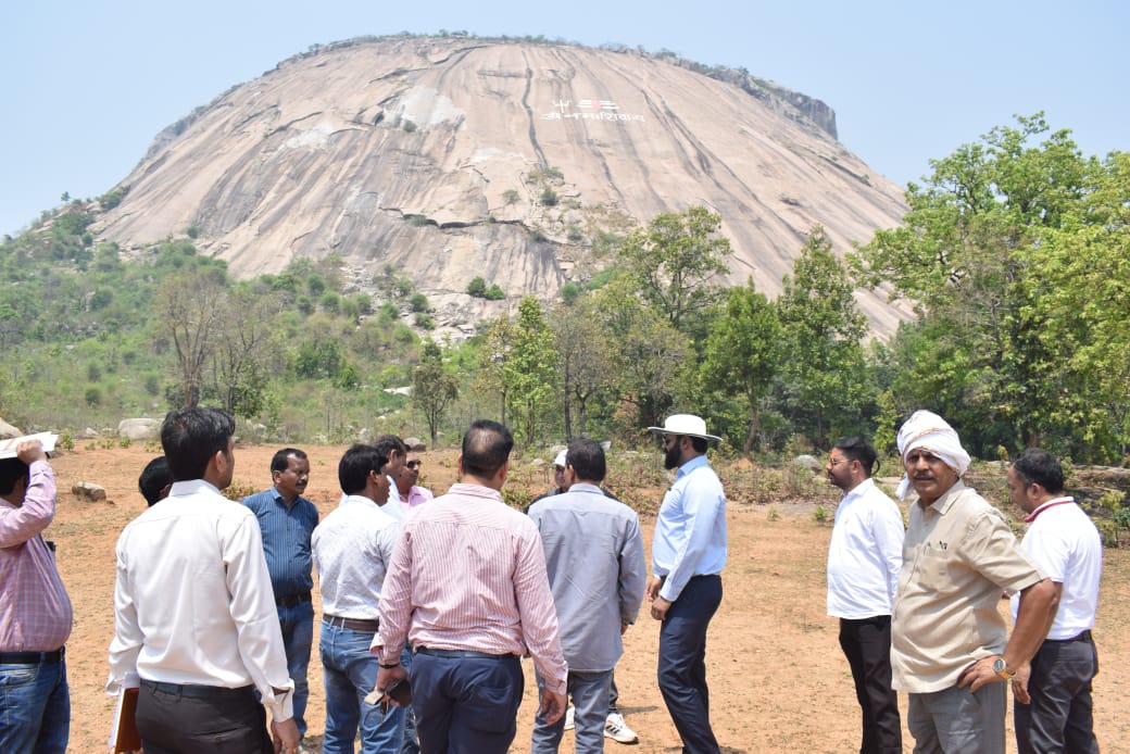 कलेक्टर ने मधेश्वर एवं मयाली में पर्यटकों एवं श्रद्धालुओं के लिए पर्यटन केंद्र को आकर्षक बनाने की गई चर्चा