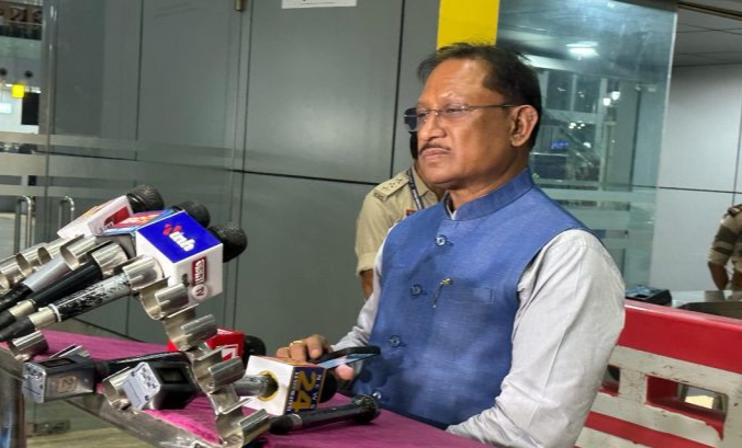 CG Breaking : मुख्यमंत्री विष्णुदेव साय दिल्ली  रवाना...केंद्रीय गृह मंत्री अमित शाह के साथ होगी अहम बैठक...पढ़ें पूरी खबर