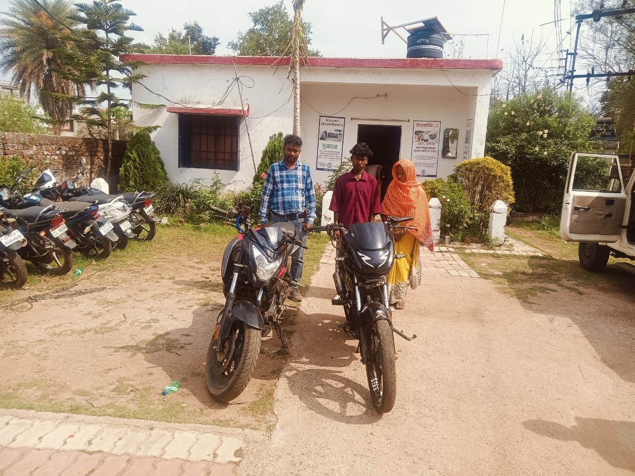 ओवर स्पीड एवं मोडिफाइड साइलेंसर के खिलाफ जशपुर पुलिस का बड़ा एक्शन,,,,,दो बाइकर्स को पुलिस ने धर दबोचा.....नाबालिक को बाइक देने पर पिता पर हुई कार्यवाही