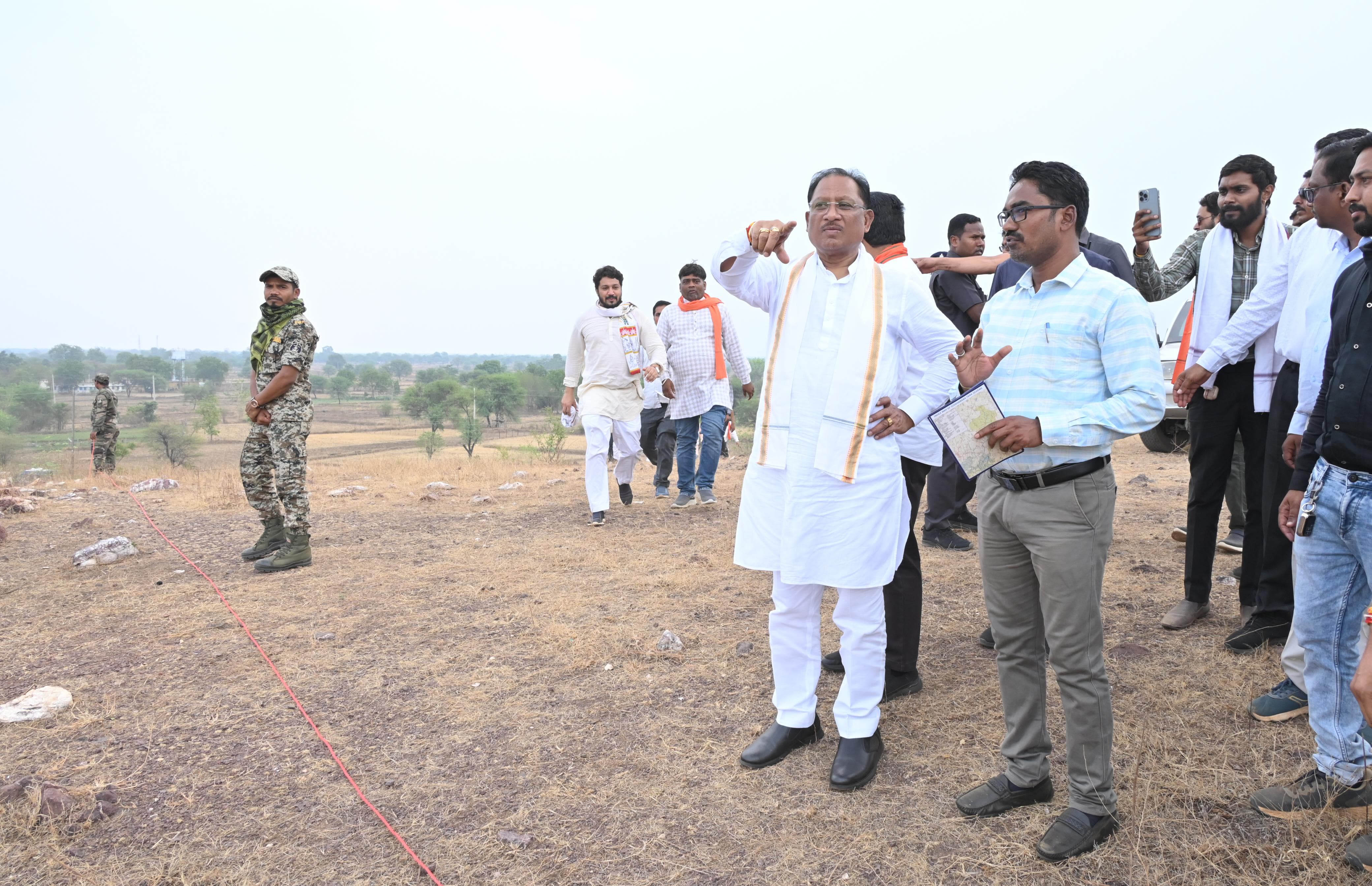 मुख्यमंत्री श्री &nbsp;साय ने &nbsp;निर्माणाधीन सिद्धबाबा जलाशय का &nbsp;किया &nbsp;निरीक्षण,योजना से 34 ग्राम किसानों के खेतों में पहुंचेगा पानी&nbsp;