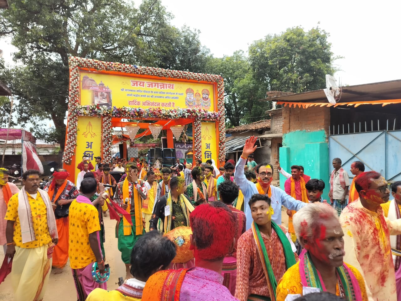श्री जगन्नाथ मंदिर दोकड़ा प्राण प्रतिष्ठा कार्यक्रम नगर भ्रमण के साथ हुआ समापन, मुख्यमंत्री की धर्मपत्नी श्रीमती कौशल्या साय हुईं शामिल, रात्रि नागपुरी संगीत से झूमते रहे लोग