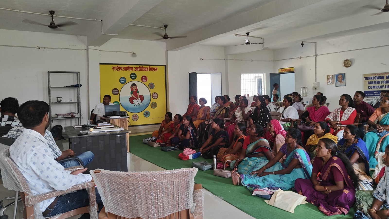 मोर गांव मोर पानी महाभियान : जिले में जल संरक्षण के लिए साहीडांड, पतराटोली, बटईकेला एवं सुरेशपुर ग्रामों में प्रशिक्षण हुआ सम्पन्न