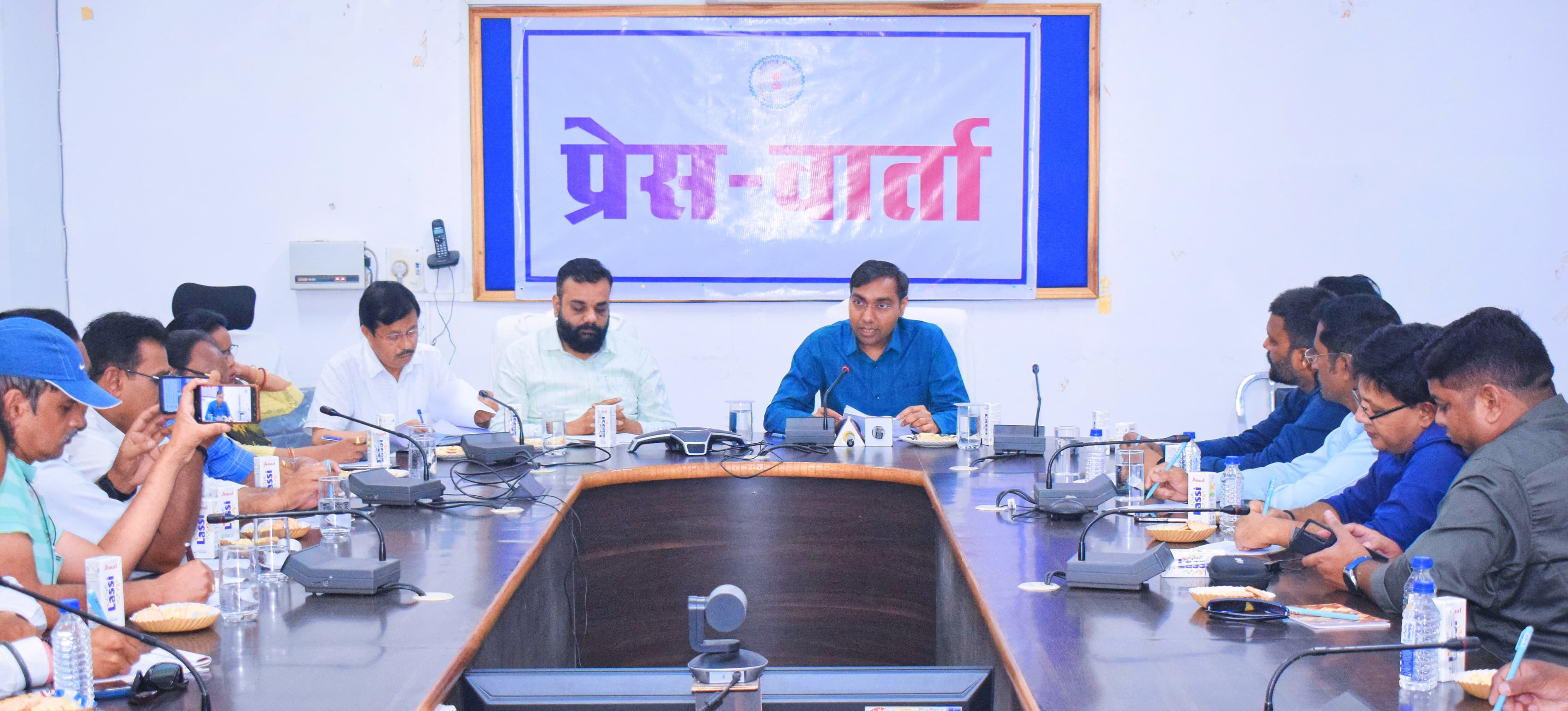 अपर कलेक्टर ने प्रेस वार्ता कर युक्तियुक्तकरण के संबंध में दी जानकारी.....जिले में शिक्षा व्यवस्था को बेहतर और समावेशी बनाने किया जा रहा युक्तियुक्तकरण