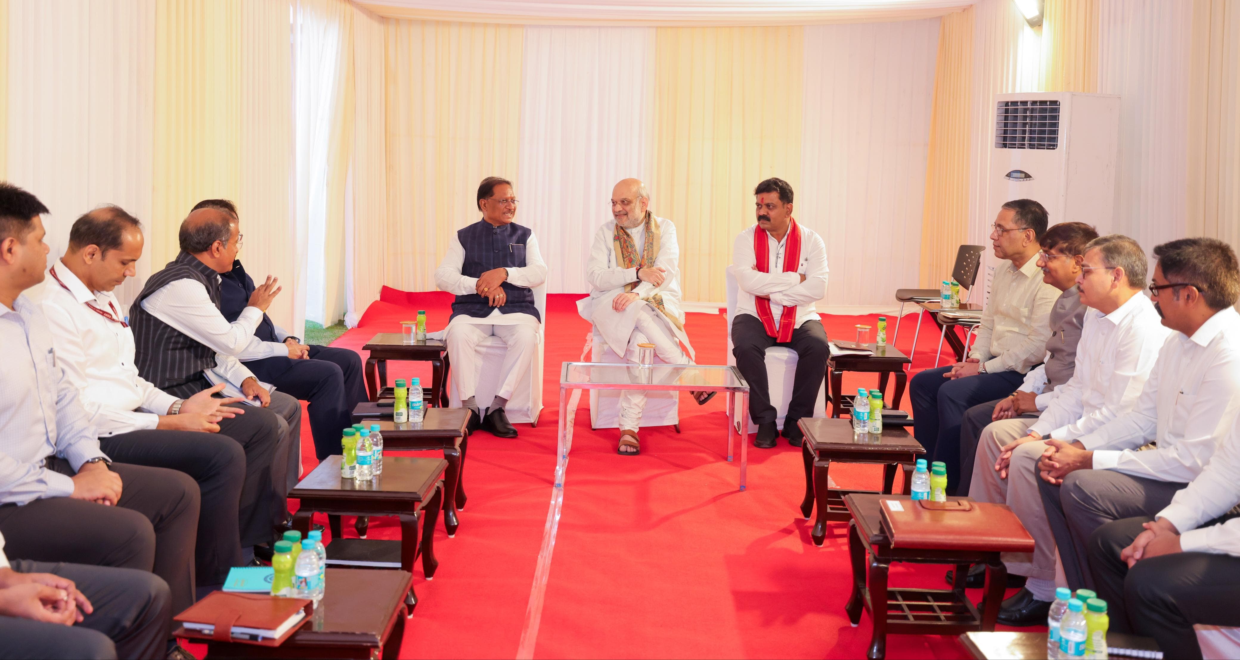 मोदी सरकार नक्सलवाद के दंश से भारत को मुक्त करने के लिए संकल्पित,,,,,नक्सलियों से लड़ने वाले जवानों से मिलने के लिए उत्सुक हूँ, जल्द ही छत्तीसगढ़ आकर उनसे भेंट करूँगा : गृह मंत्री अमित शाह&nbsp;