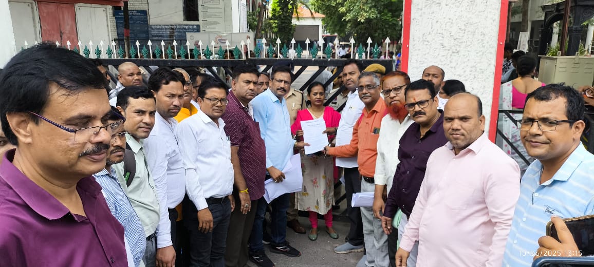 साझा मंच ने सभी 33 जिलों में भ्रष्ट अधिकारियों की दस्तावेज सहित खोली पोल...संचालक मंडल की दहाड़... अन्याय बर्दास्त नहीं ... दोषी अधिकारियों पर दर्ज हों एफआईआर भेजे जेंल...&nbsp;