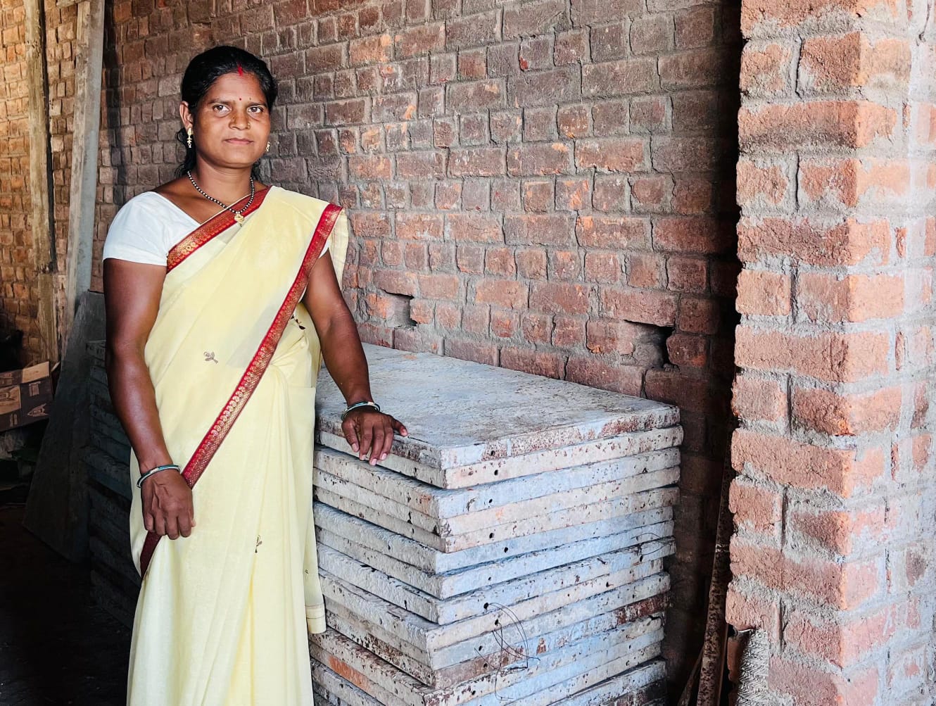 शासन की महिला सशक्तिकरण की योजनाएं से सशक्त बनी जशपुर की उद्यमी महिला लालमती