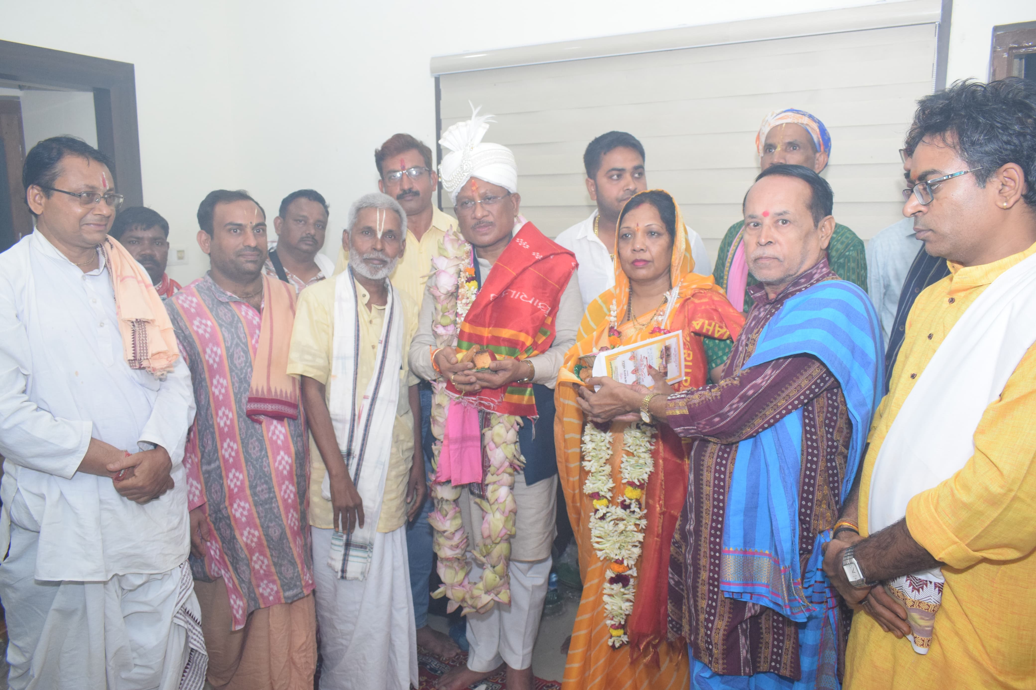 श्री जगन्नाथ मंदिर दोकड़ा: मुख्यमंत्री श्री विष्णुदेव साय एवं धर्मपत्नी श्रीमती कौशल्या साय बने गजपति महाराजा, ओडिशा के पुरोहितों ने निभाई परंपरागत रस्म, 27 जून को रथ यात्रा में होंगे शामिल......