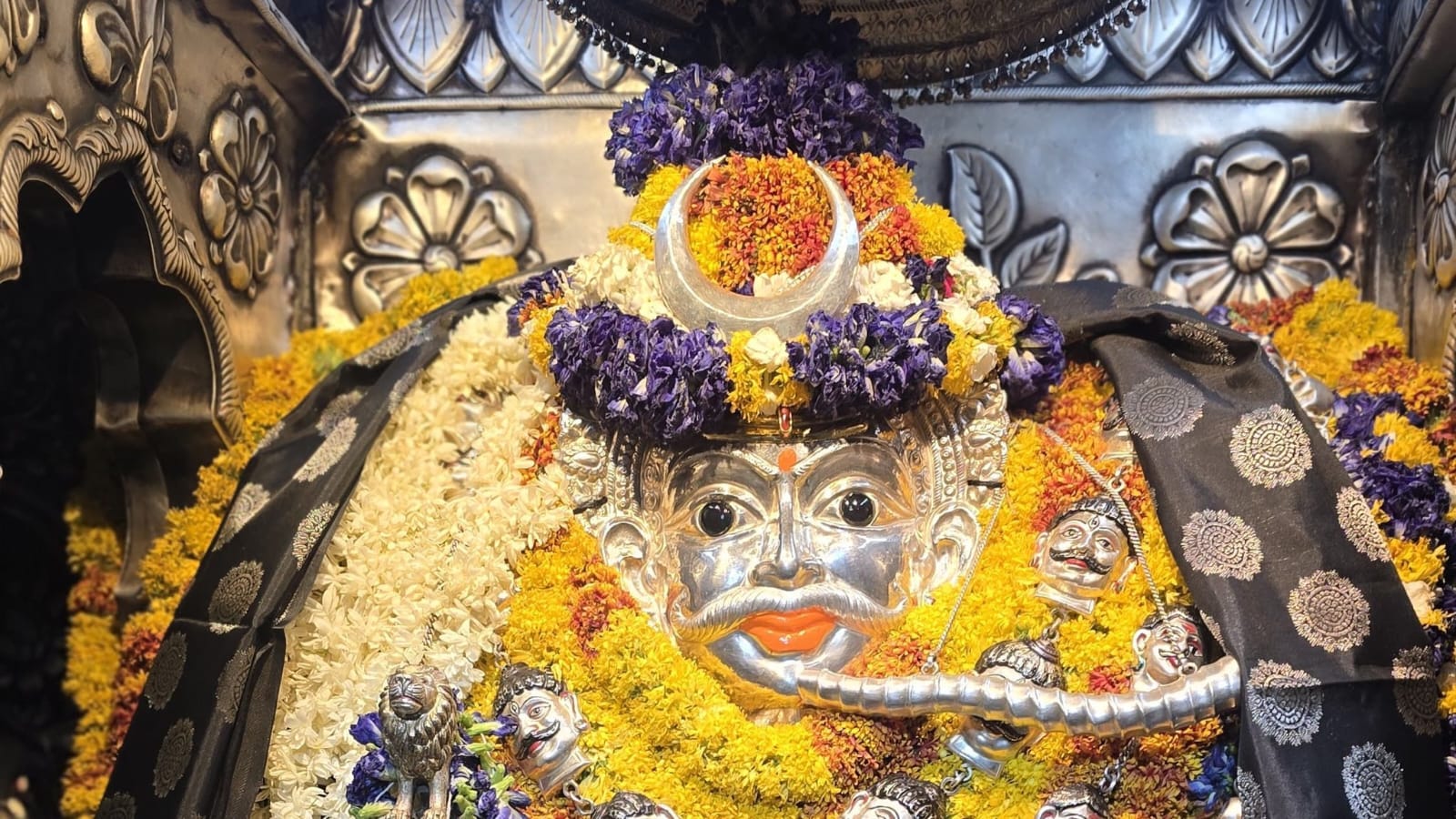 काशी के कोतवाल' श्री काल भैरव जी के दरबार में मुख्यमंत्री श्री विष्णुदेव साय ने की पूजा-अर्चना