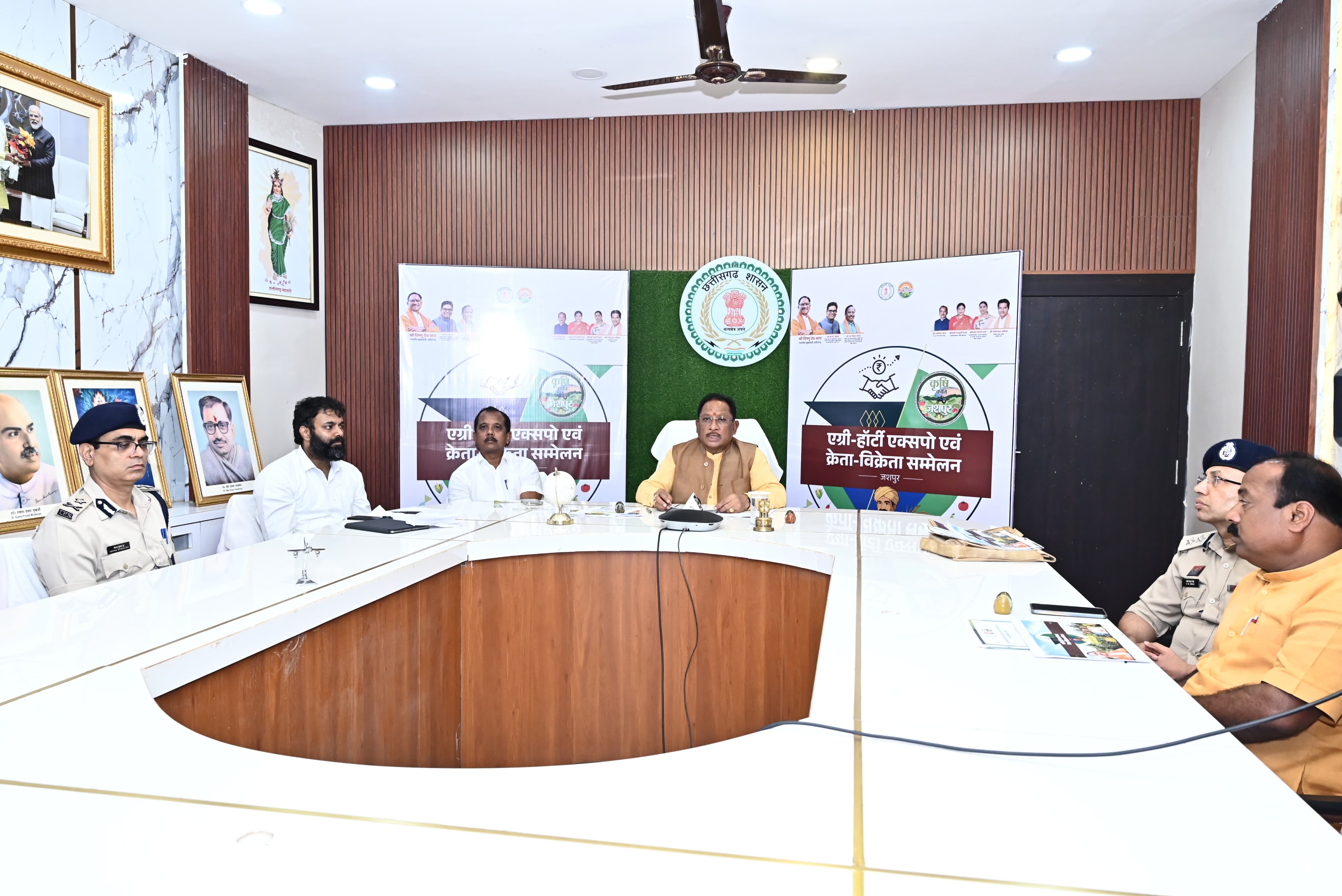 *मुख्यमंत्री ने एग्री-हॉर्टी एक्सपो एवं क्रेता-विक्रेता सम्मेलन का किया वर्चुअली शुभारंभ.....जशपुर के कृषि विकास के इतिहास में आज का दिन साबित होगा मील का पत्थर: मुख्यमंत्री विष्णुदेव साय*