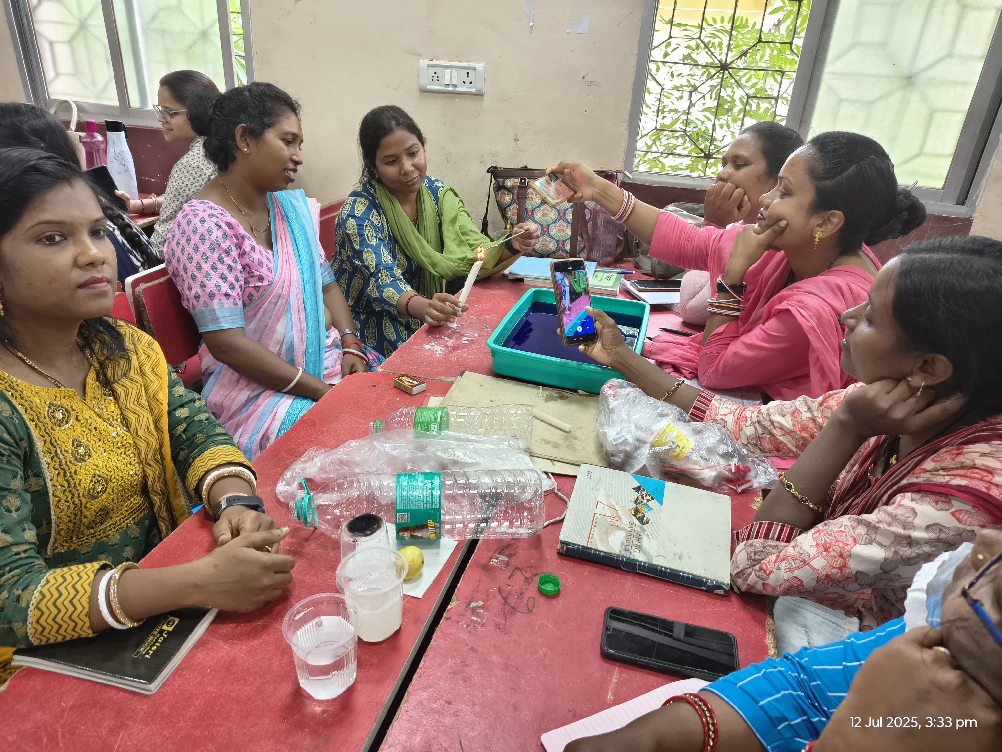 शिक्षा गुणवत्ता उन्नयन के लिए भौतिकी और विज्ञान के शिक्षकों का हुआ उन्मुखीकरण &ndash; डिप्टी कलेक्टर प्रशांत कुशवाहा ने कराए कई हैंड्स ऑन एक्सपेरिमेंट &zwnj;