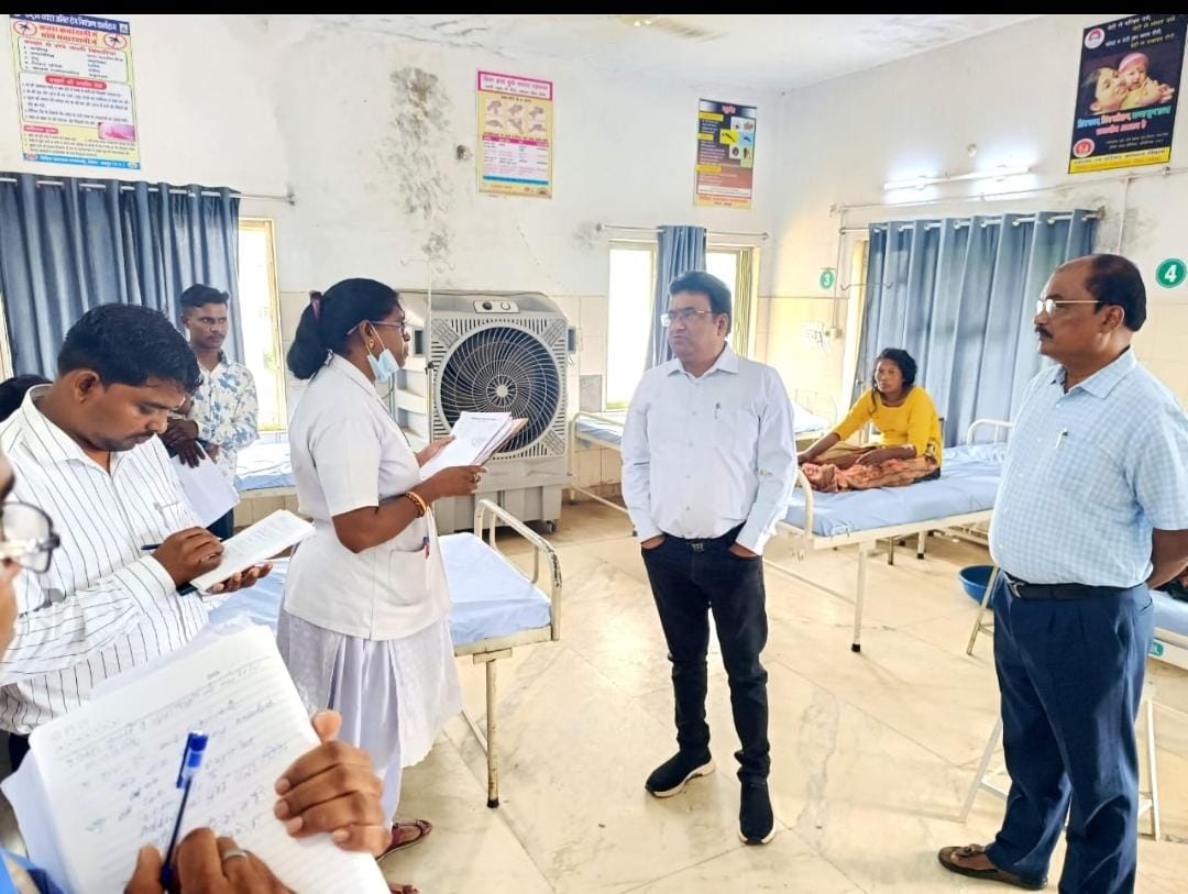 *संभागीय संयुक्त संचालक ने सिविल अस्पताल पत्थलगॉव &nbsp;का किया आकस्मिक निरीक्षण...अनुपस्थित पाए गए कर्मचारियों को अवैतनिक अवकाश किये जाने और लपरवाही बरतने वाले कर्मचारियों को नोटिस जारी करने दिया निर्देश*