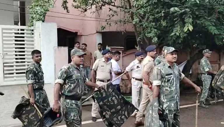 CG Breaking : पूर्व मुख्यमंत्री भूपेश बघेल के भिलाई निवास पर ED की दबिश..8 अधिकारियों की पहुंची टीम..पढ़ें पूरी ख़बर