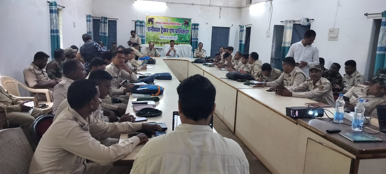 *हाथी मानव-द्वन्द न्यूनतम करने कुनकुरी में अर्ली वार्निंग सिस्टम हेतु गज संकेत एप्प का दिया गया प्रशिक्षण* &nbsp;