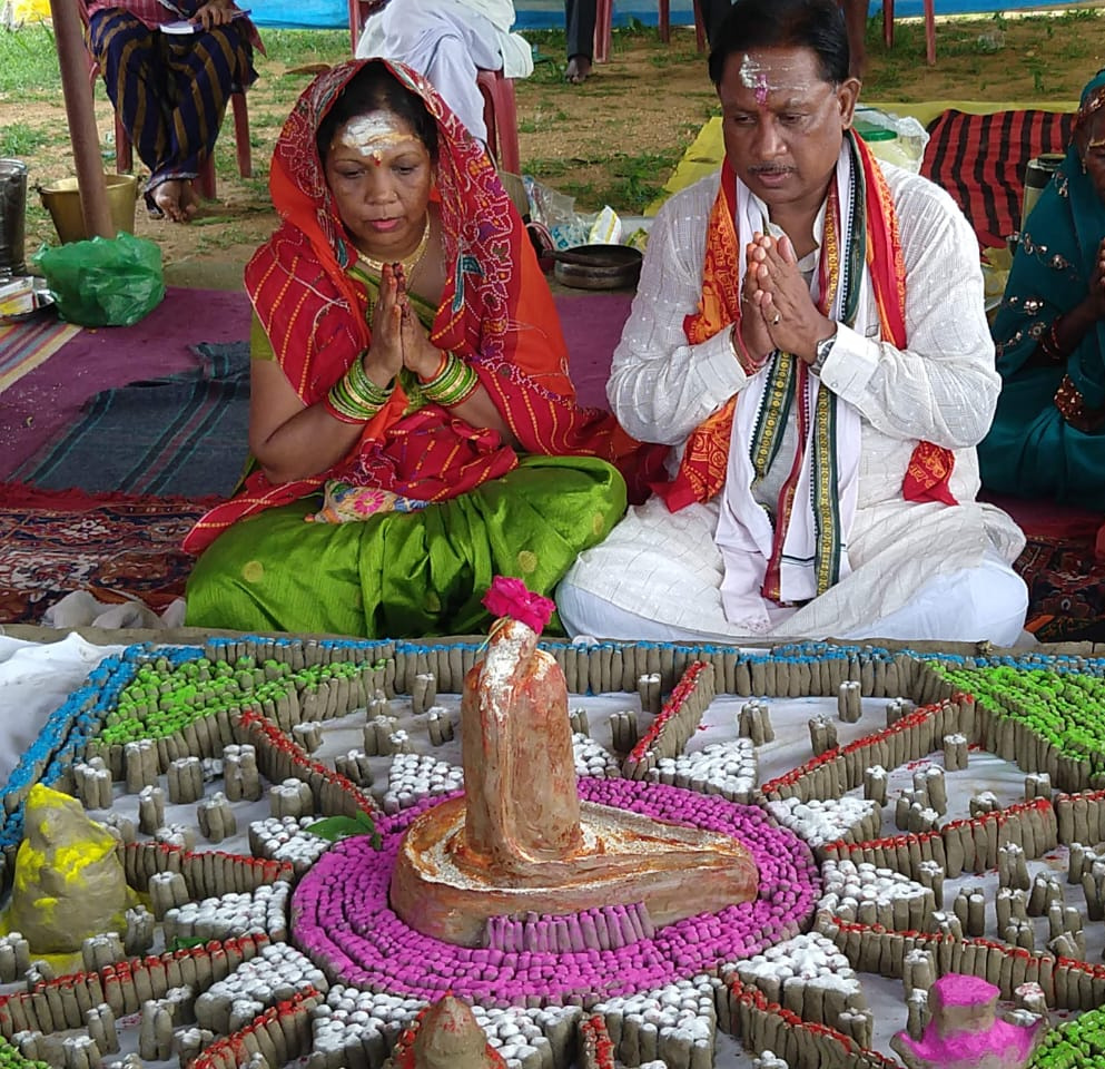 *श्री फलेश्वर नाथ महादेव मंदिर बगिया में पावन श्रावण मास में होगा तीन दिवसीय भव्य शिव अनुष्ठान,,,,100108 पार्थिव शिवलिंग निर्माण महायज्ञ.....*