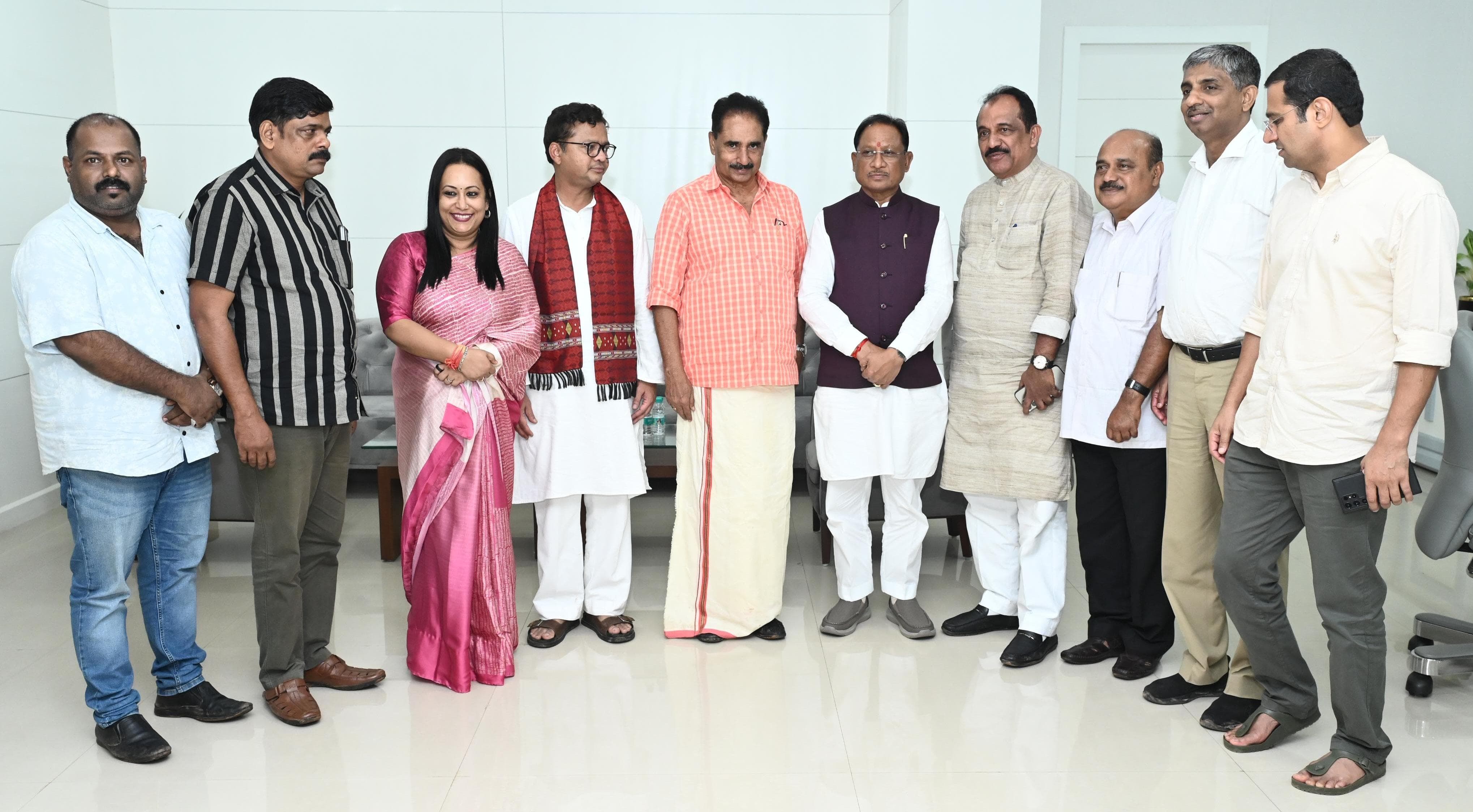 *मुख्यमंत्री श्री साय से केरल एवं ओडिशा के सांसदों के प्रतिनिधिमंडल ने की सौजन्य मुलाकात*