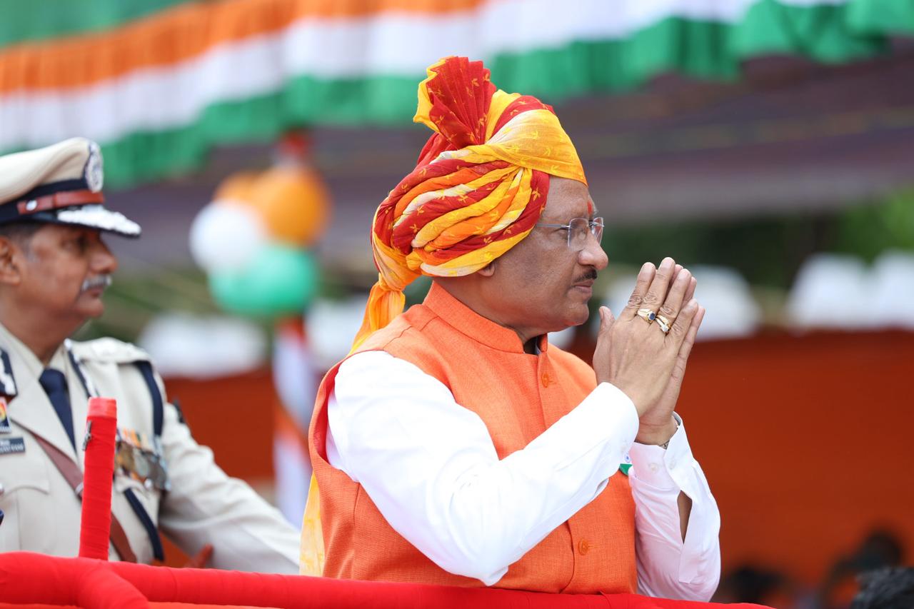 *स्वंत्रता दिवस समारोह : स्वतंत्रता संग्राम सेनानियों के बलिदान से हमें मिला स्वतंत्रता का उजाला......सीएम ने छत्तीसगढ़ रजत महोत्सव का किया शुभारंभ.....बस्तर और सरगुजा संभाग में मुख्यमंत्री ग्रामीण बस सेवा योजना शीघ्र होगी शुरू*