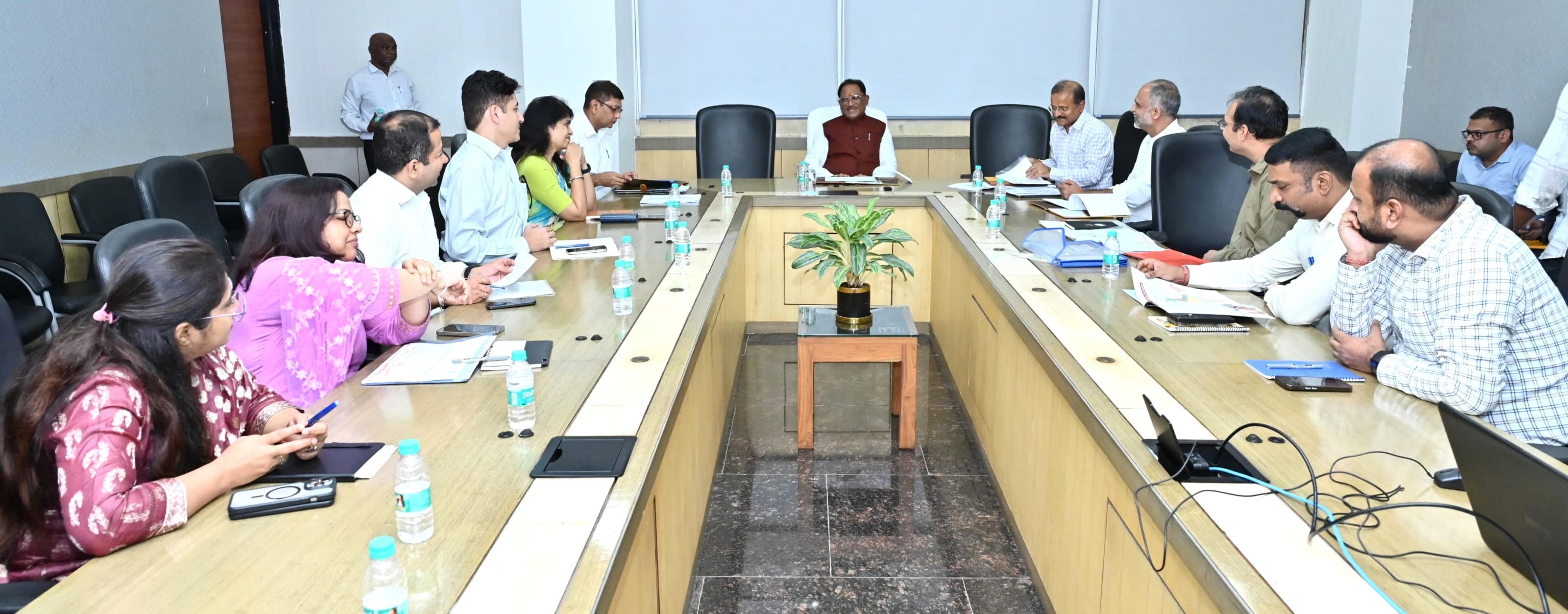 मुख्यमंत्री का सभी जिलों के कलेक्टर्स को सख्त निर्देश&nbsp; अब "पेशी पर पेशी" का दौर खत्म करें&mdash; सभी राजस्व प्रकरणों का निराकरण निर्धारित समय सीमा के भीतर&nbsp; करें