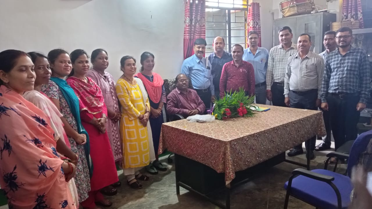 शासकीय उच्चतर माध्यमिक विद्यालय.बरगांव में नए प्राचार्य का किया गया आत्मीय स्वागत
