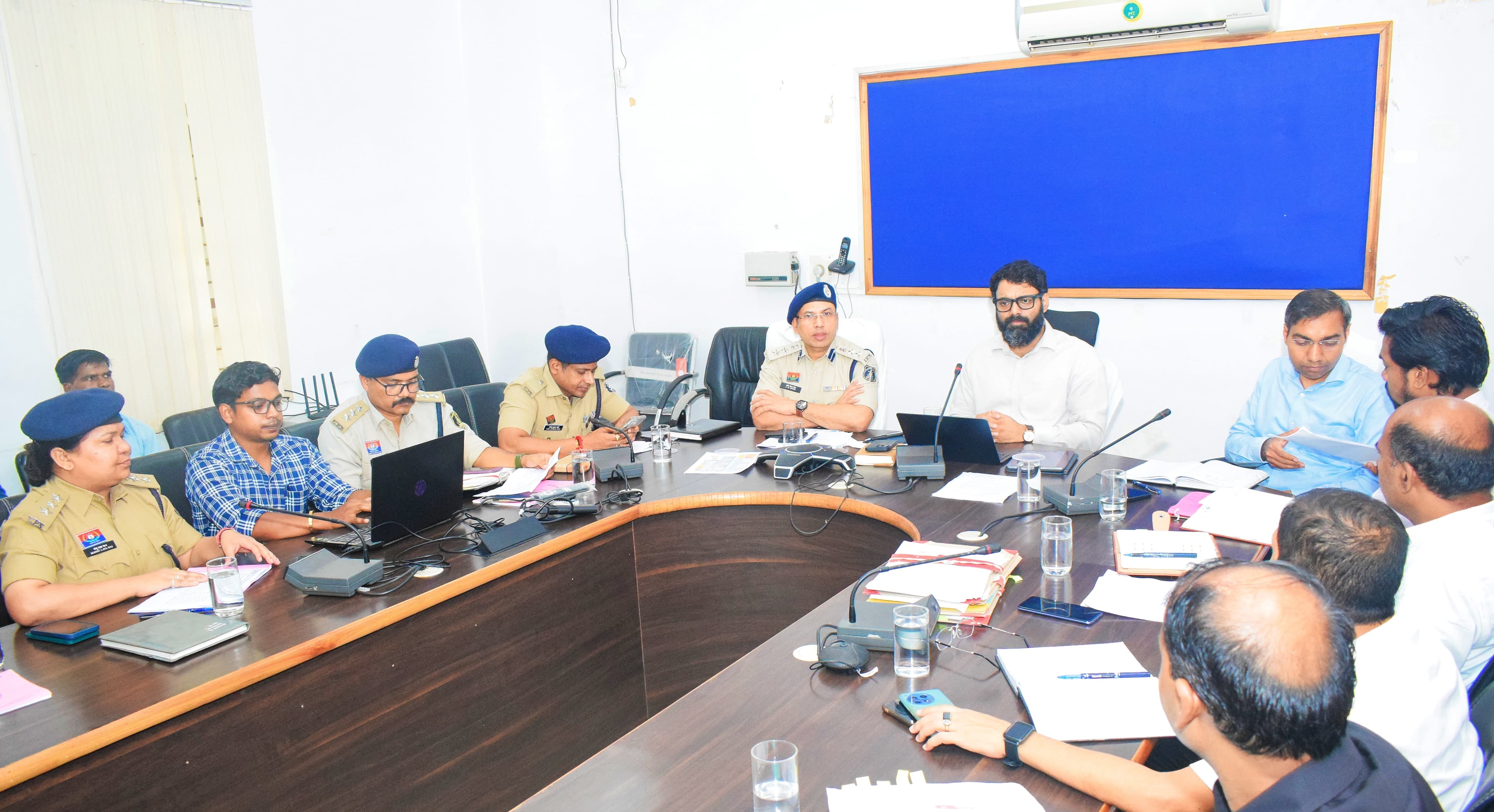 अवैध मादक पदार्थों की बिक्री और तस्करी सहित ढाबों का लगातार निरीक्षण कर मादक पदार्थ पाए जाने पर कठोर कार्यवाही के दिए निर्देश