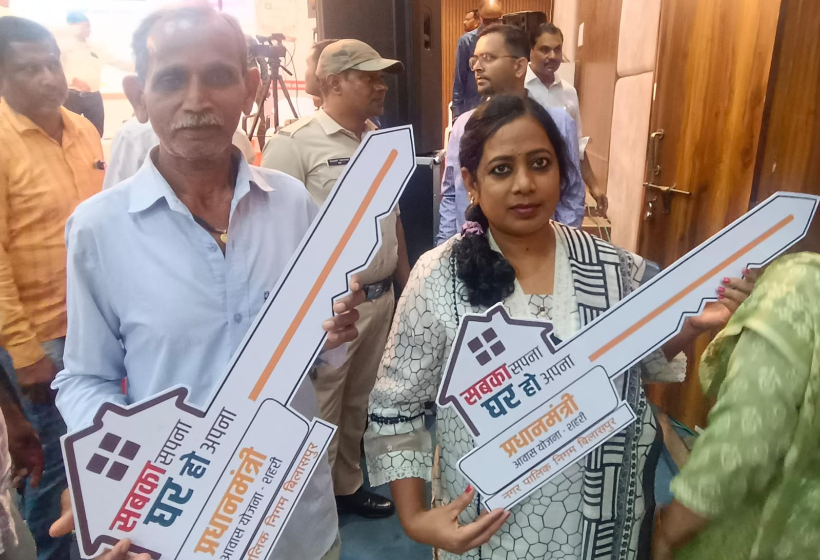 रजत जयंती वर्ष के पर हितग्राहियों को सरकार की योजनाओं का मिल रहा भरपूर लाभ....पक्का आशियाना मिलने से खिले चेहरे