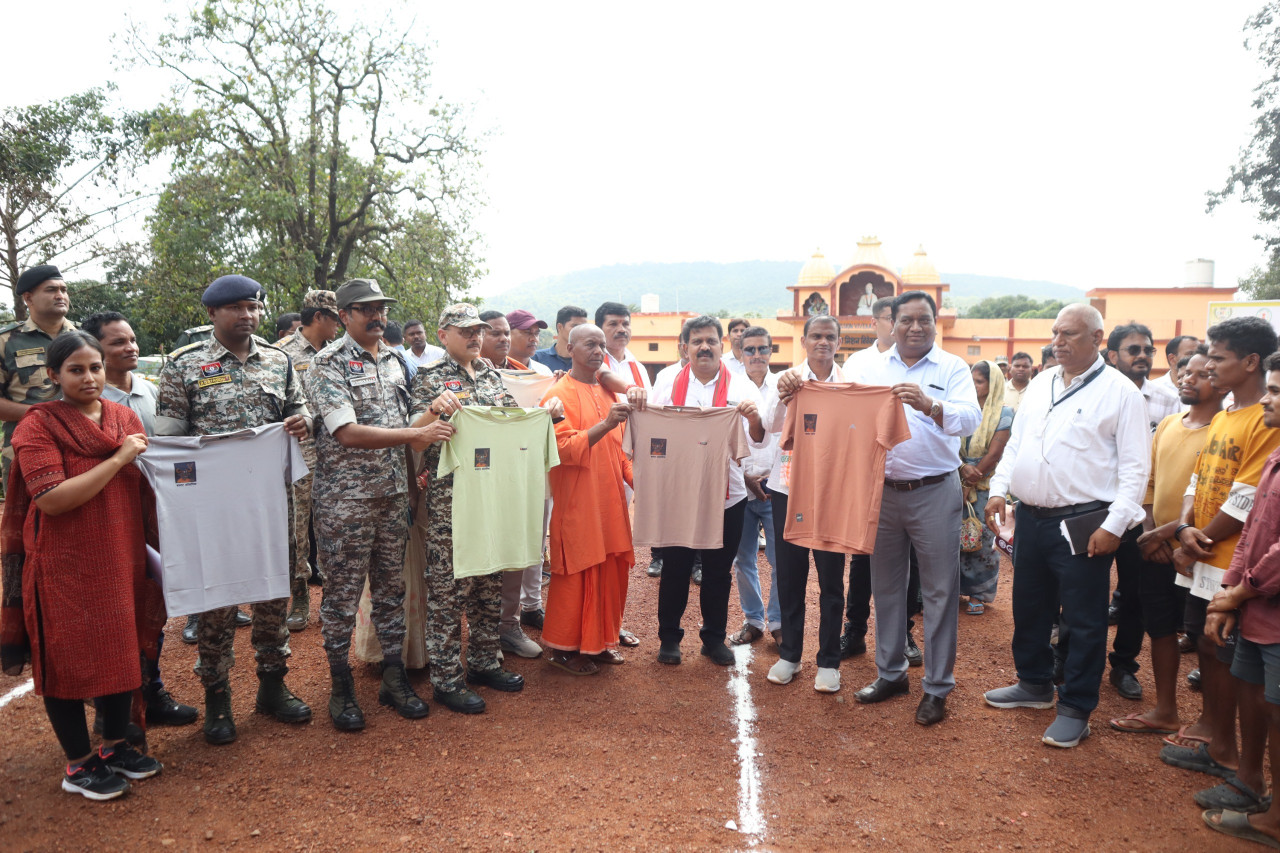 रायपुर : उप मुख्यमंत्री श्री शर्मा ने सुदूर वनांचल ग्राम कच्चापाल में बस्तर ओलंपिक 2025 का किया शुभारंभ