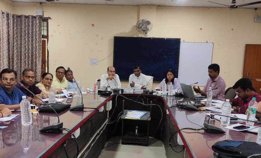 जिले में राष्ट्रीय स्वास्थ्य कार्यक्रमों की हुई समीक्षा बैठक,लक्ष्य के अनुरूप कार्य पूर्ण कर शत्-प्रतिशत पोर्टल में एण्ट्री करने के दिए गए निर्देश