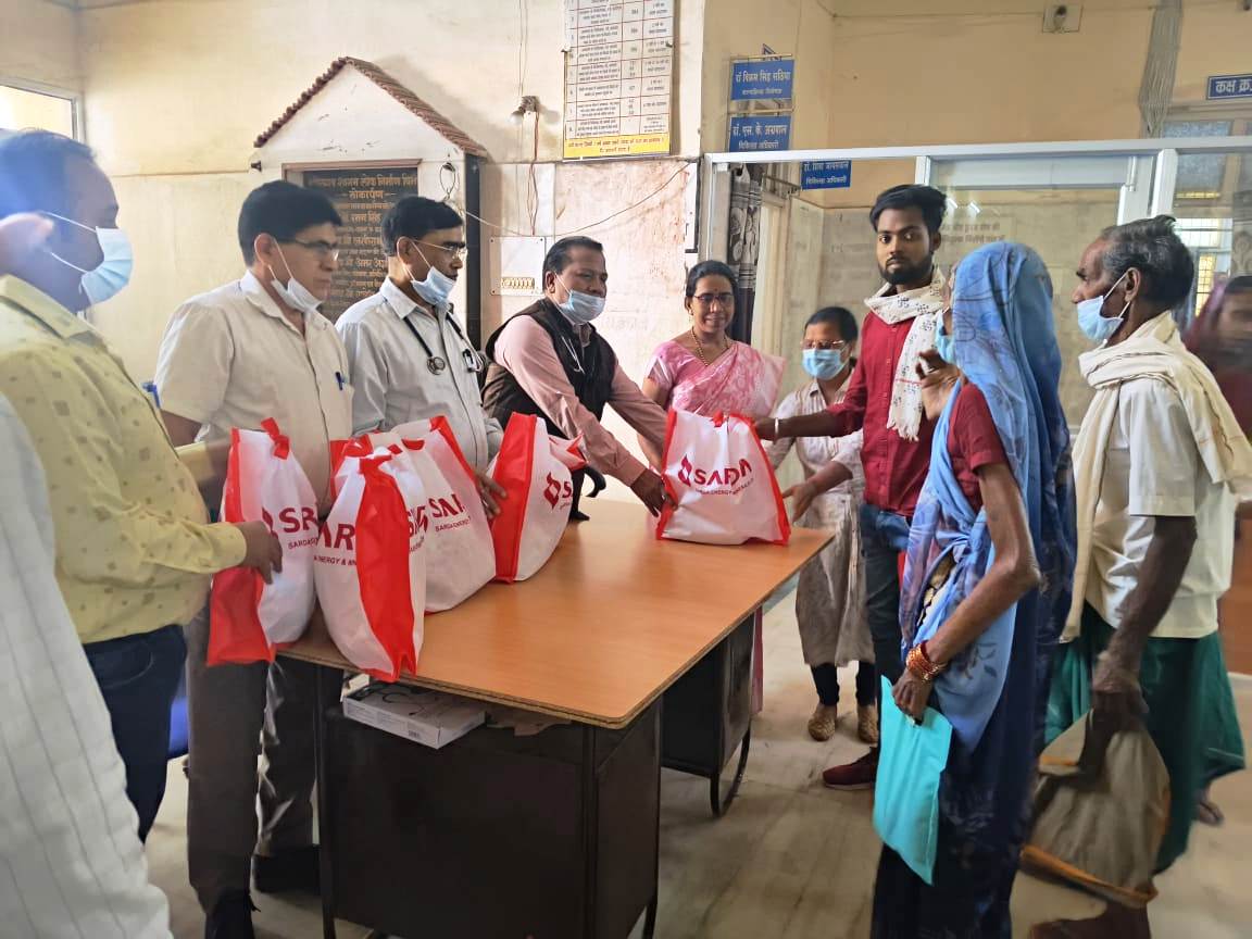 सिविल अस्पताल खरसिया में 50 टीबी मरीजों को वितरित किए गए फूड बास्केट