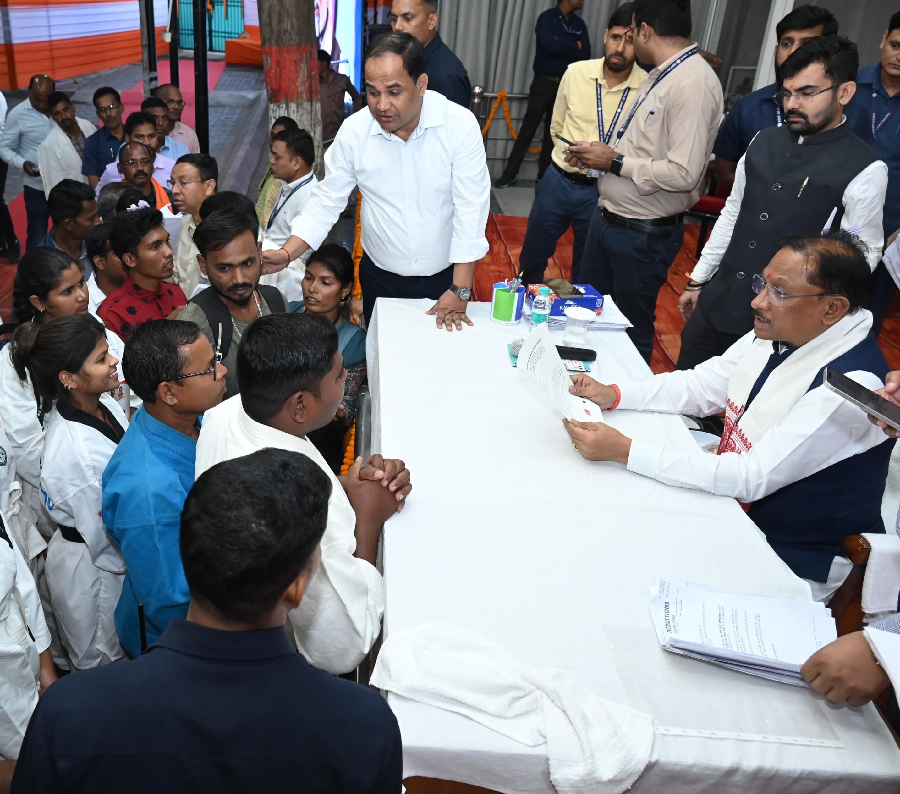 जनदर्शन में वूमेन्स सेल्फ डिफेंस ऑर्गनाइजेशन के प्रतिनिधिमंडल ने की मुलाकात