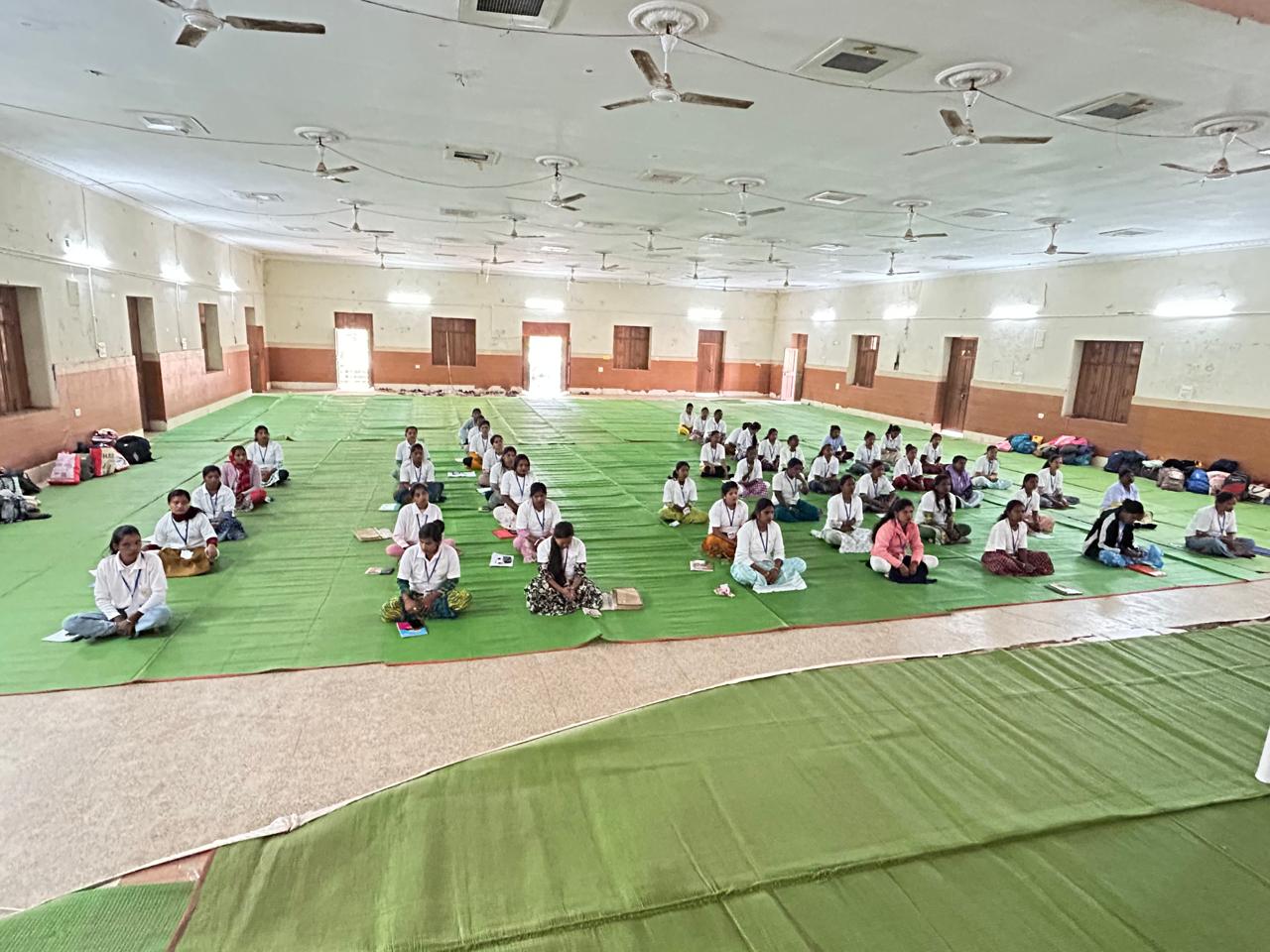 योग मित्रों को दिया गया विशेष प्रशिक्षण :&nbsp;हाई-रिस्क गर्भवती महिलाओं के लिए विशेष योग कार्यक्रम से मिल रहे सकारात्मक परिणाम