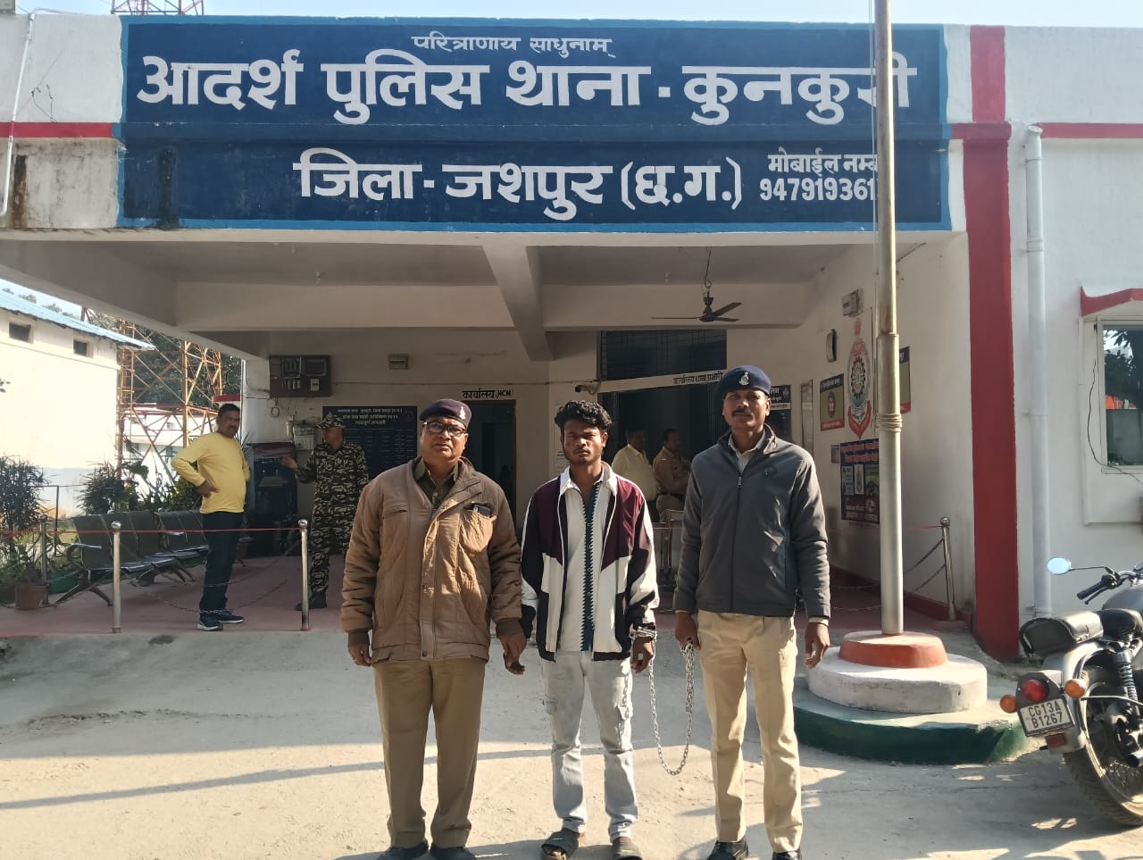 ऑपरेशन अंकुश:&nbsp; शातिर चोर अनीस खलखो आया पुलिस की गिरफ्त में,भेजा जेल,कुनकुरी में चोरी, लूट व मारपीट का 08 प्रकरण दर्ज