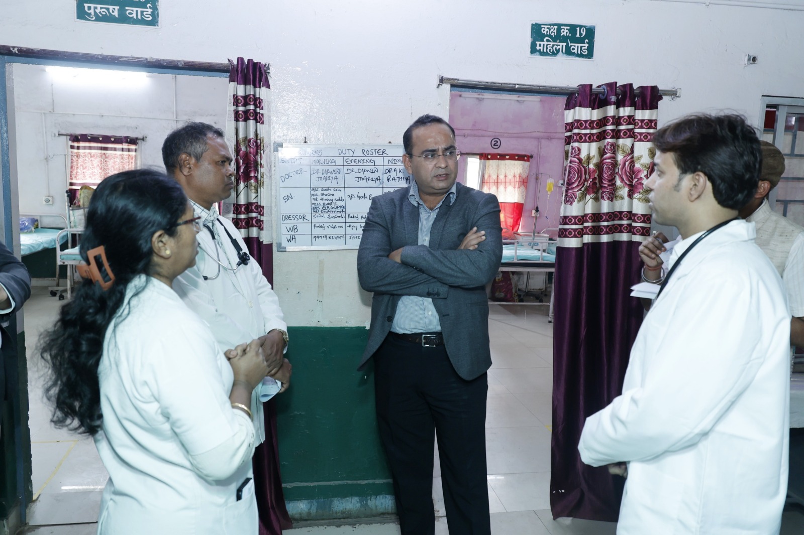 रायगढ़ : प्रभारी सचिव ने स्वास्थ्य सेवाओं का लिया जायजा, घरघोड़ा सामुदायिक स्वास्थ्य केन्द्र का किया निरीक्षण