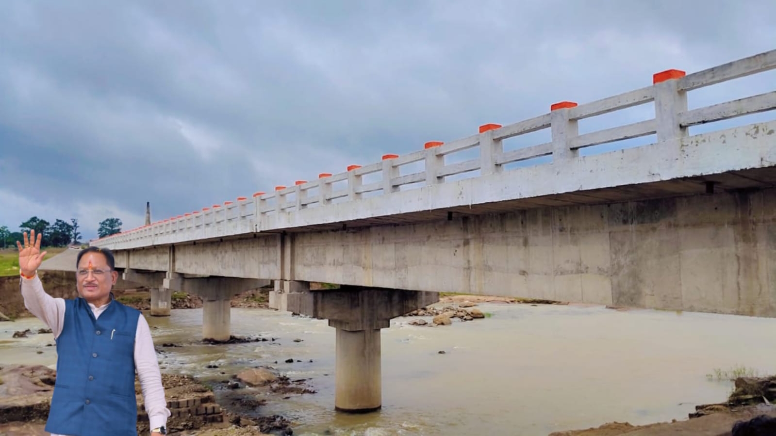 दुलदुला में तरक्&zwj;की की नई दास्तां, दुलदुला-मकरीबंधा सिरी नदी पर पुल बनने से आवागमन हुआ आसान,जनता ने मुख्यमंत्री को जताया आभार