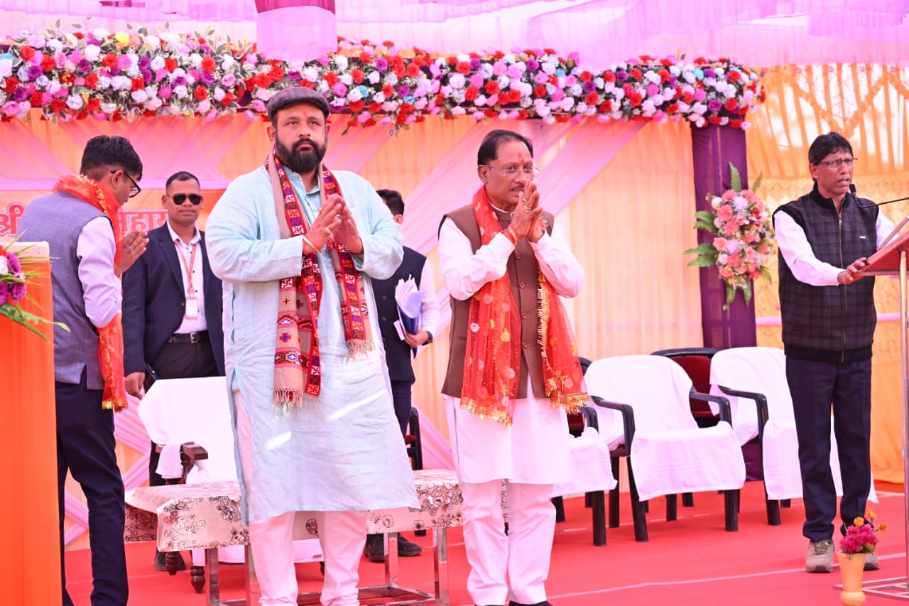 मुख्यमंत्री श्री साय नारायणपुर में किसान-महतारी सम्मेलन में हुए शामिल,उल्लेखनीय योगदान के लिए किसान और महिलाओं को किया गया सम्मानित,विभिन्न विकास कार्यों की घोषणा भी की