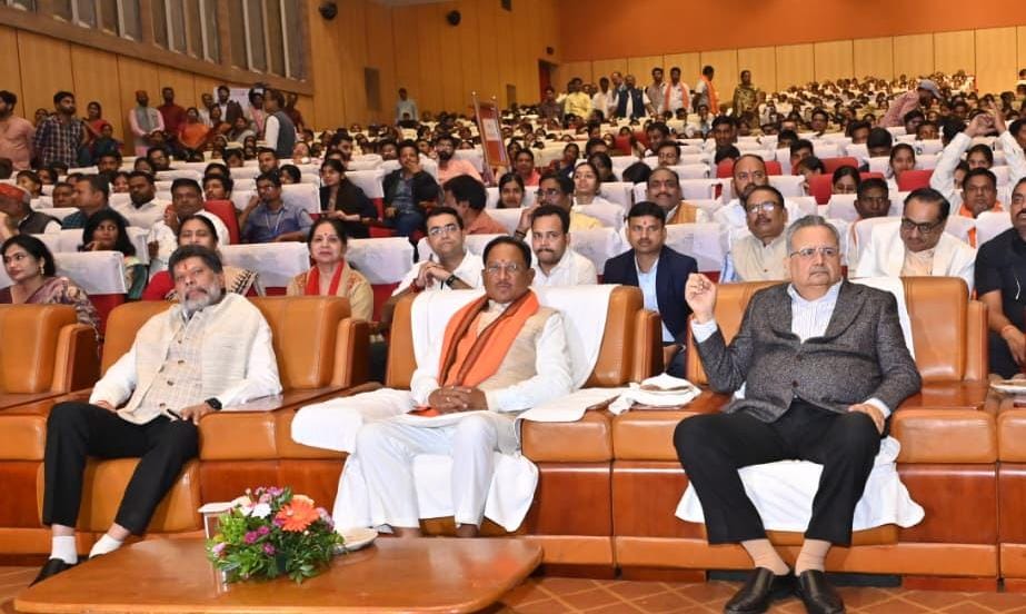 प्रधानमंत्री श्री नरेंद्र मोदी के मन की बात मुख्यमंत्री श्री विष्णु देव साय ने सुनी ,नेचर फॉर्मिंग को बढ़ावा देने, खाद्यान्न उत्पादन में रिकॉर्ड बढ़ोत्तरी की प्रशंसा