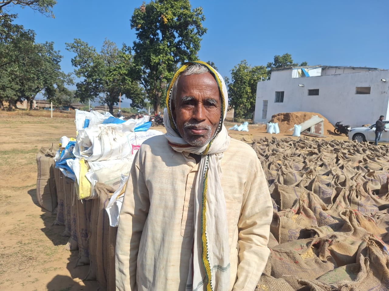 ऑनलाइन टोकन से आसान हुआ धान खरीदी,मृणाल मंडल ने धान विक्रय का सही मूल्य मिला