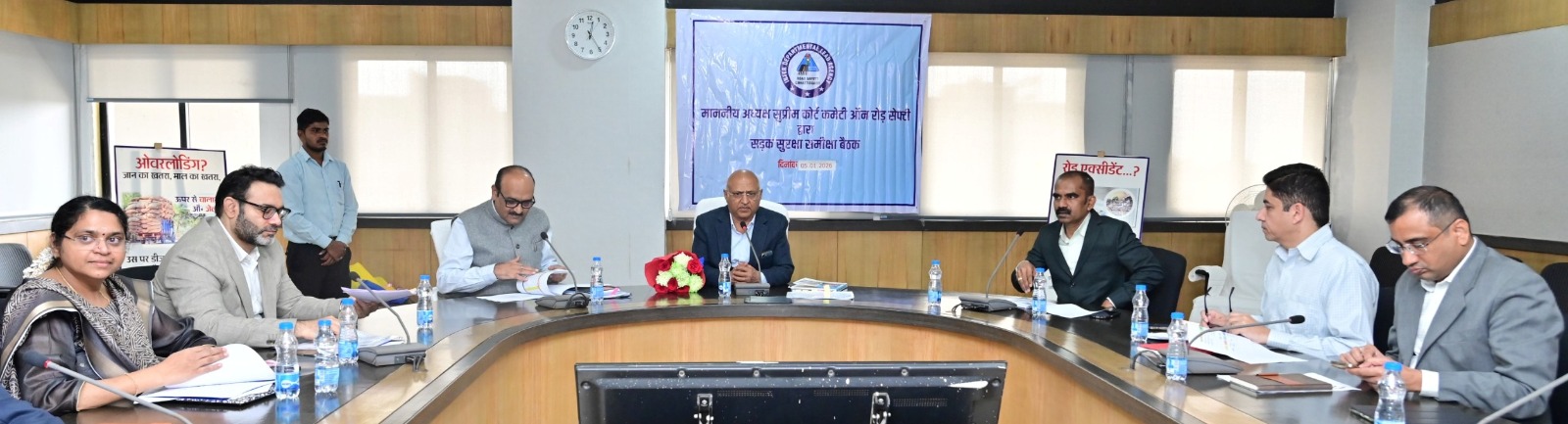 सड़क सुरक्षा माह के अंतर्गत सड़क सुरक्षा और दुर्घटनाओं की रोकथाम के लिए किए जा रहे जन-जागरूकता कार्यक्रम