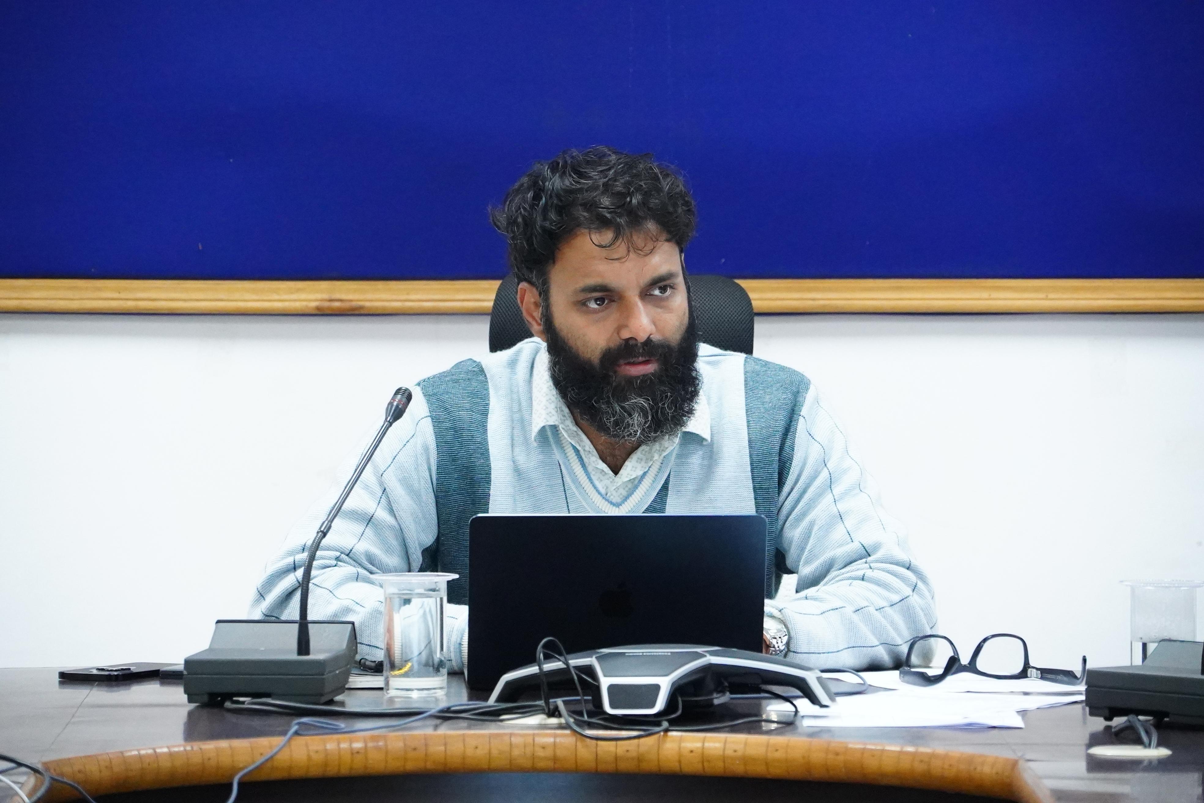 कलेक्टर रोहित व्यास ने जल परियोजनाओं पर कसा शिकंजा &ndash; समय और गुणवत्ता में कोई समझौता नहीं!