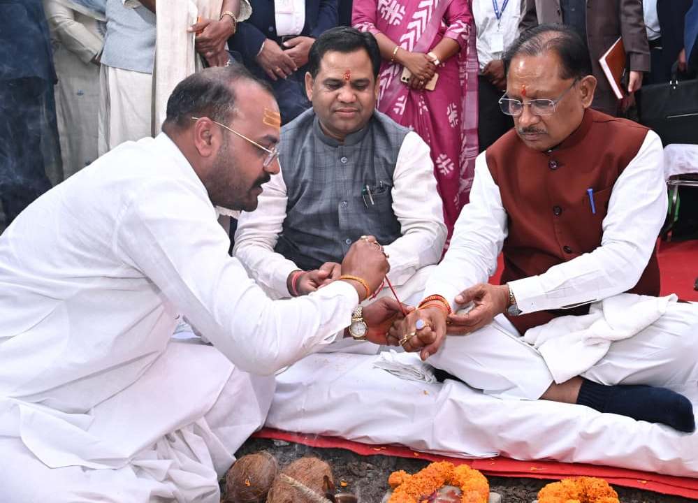 स्वस्थ समाज ही समृद्ध राज्य की नींव : मुख्यमंत्री श्री विष्णु देव साय ,मुख्यमंत्री ने जीपीएम में नवीन जिला अस्पताल भवन निर्माण कार्य का किया शुभारंभ