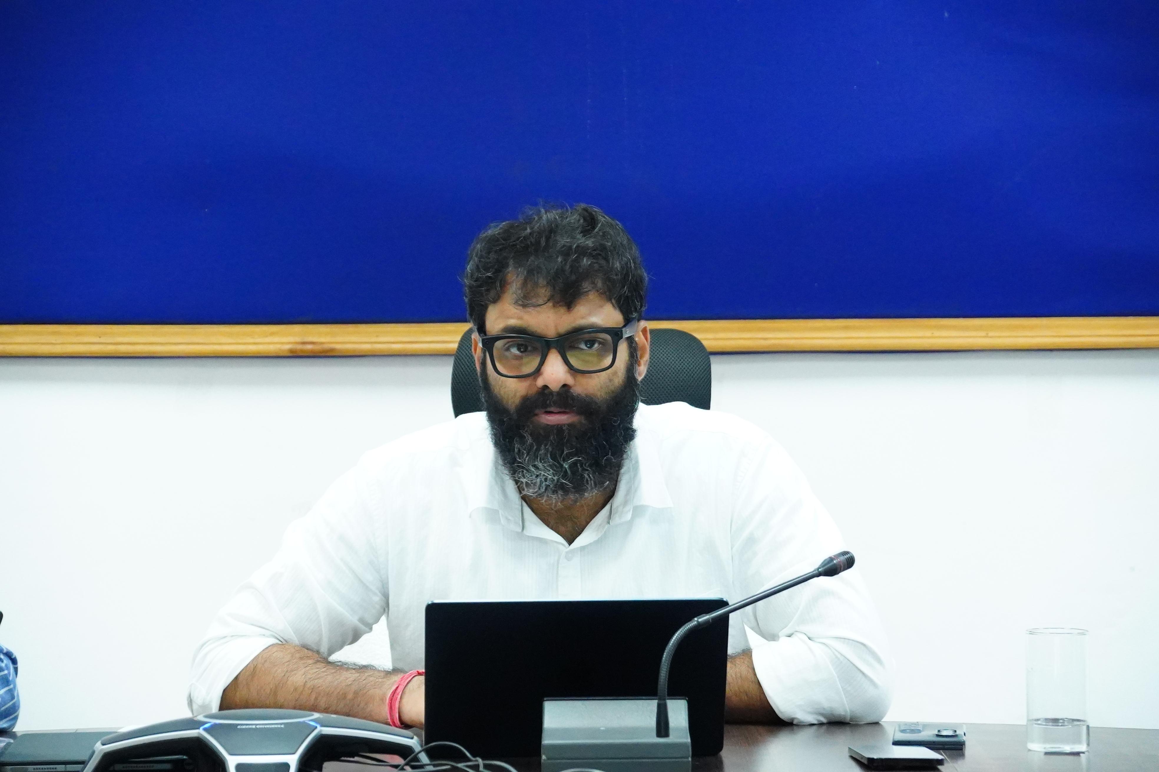 जशपुर में प्रशासनिक सख्ती का बड़ा संदेश: ढाबों में लकड़ी पर लगेगी रोक, एलपीजी अनिवार्य &mdash; गैस कनेक्शन अनिवार्य &mdash; नियम तोड़ने वालों पर होगी कार्रवाई,किसान क्रेडिट कार्ड और तालाब पट्टा आवंटन में तेजी लाने के निर्देश&nbsp;