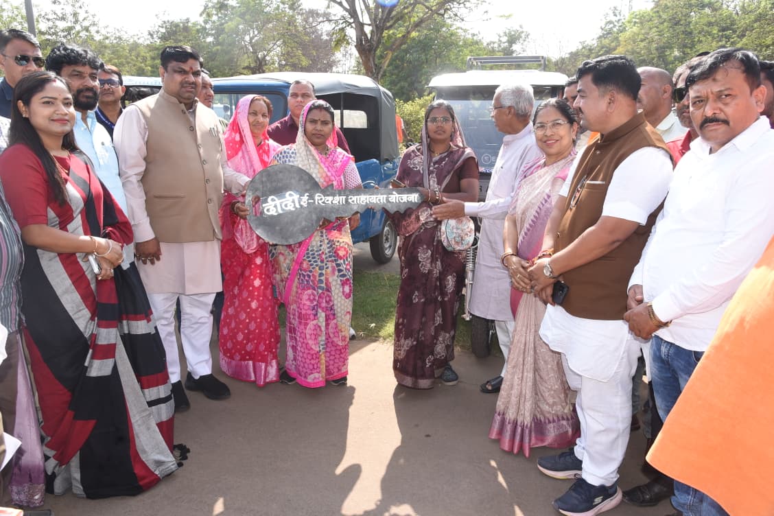 श्रमिक सम्मेलन का हुआ आयोजन, विभिन्न योजनाओं के माध्यम से श्रमिक परिवारों को मिल रही आर्थिक सहायता -स्कूल शिक्षा मंत्री श्री यादव