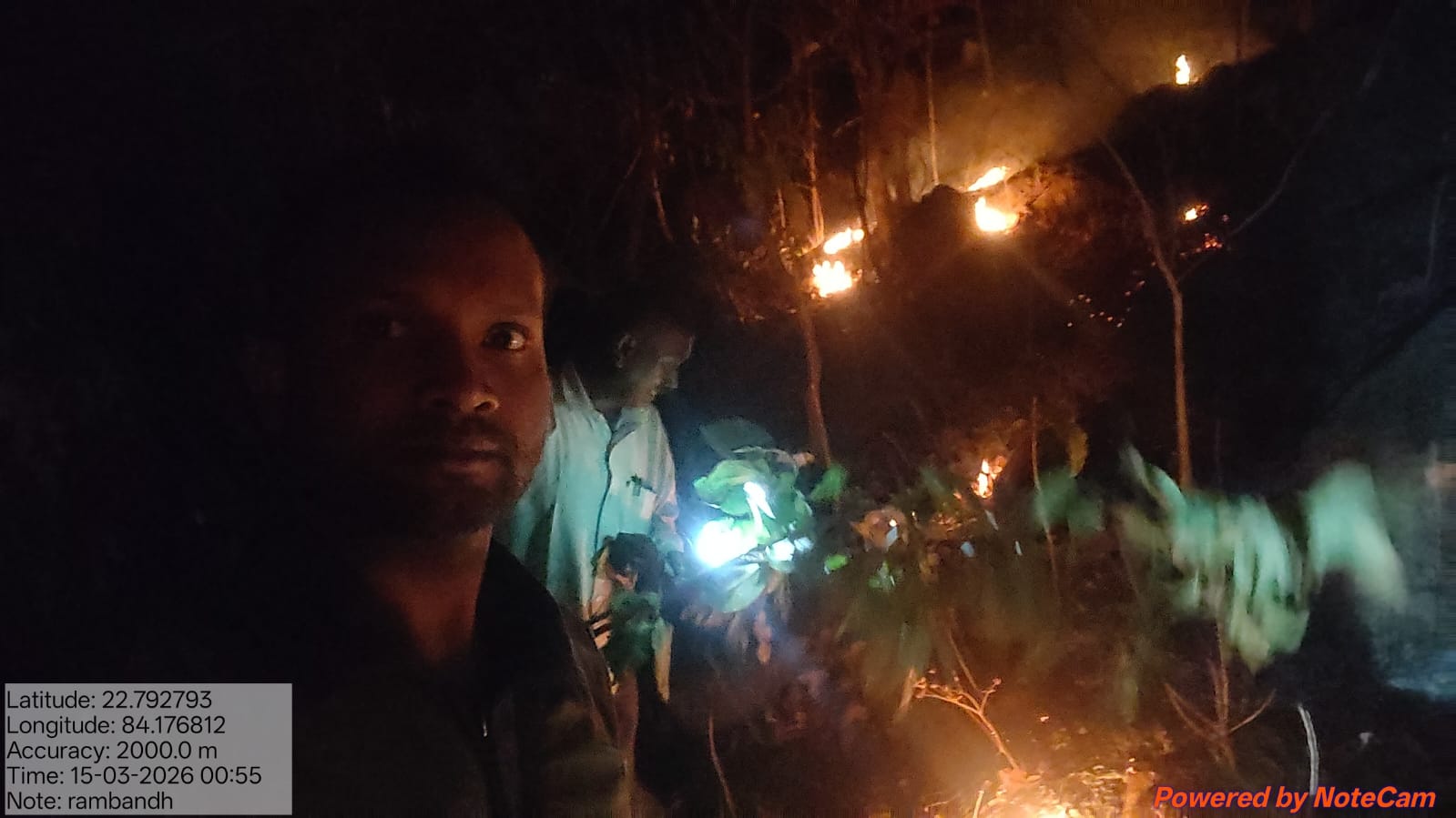 वन विभाग की तत्परता से टली बड़ी वन क्षति,जशपुर वनमंडल में दो स्थानों पर लगी आग पर रातों-रात पाया गया नियंत्रण