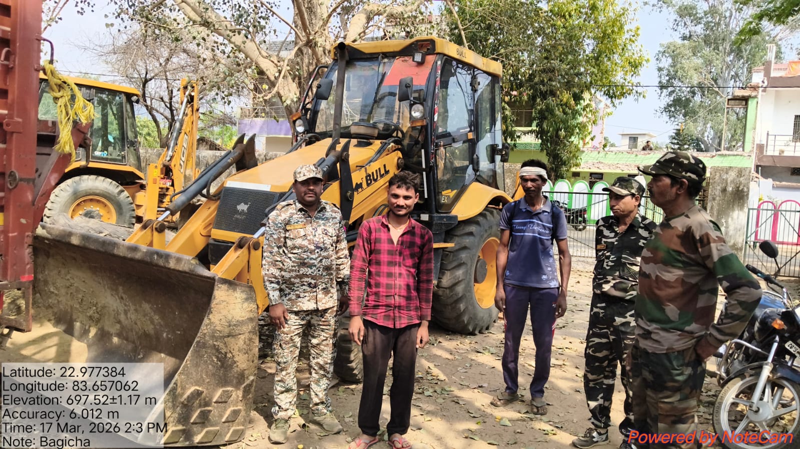 जशपुर में वन विभाग की बड़ी कार्रवाई: अवैध उत्खनन पर चला डंडा, जेसीबी जप्त, आरोपियों पर केस दर्ज
